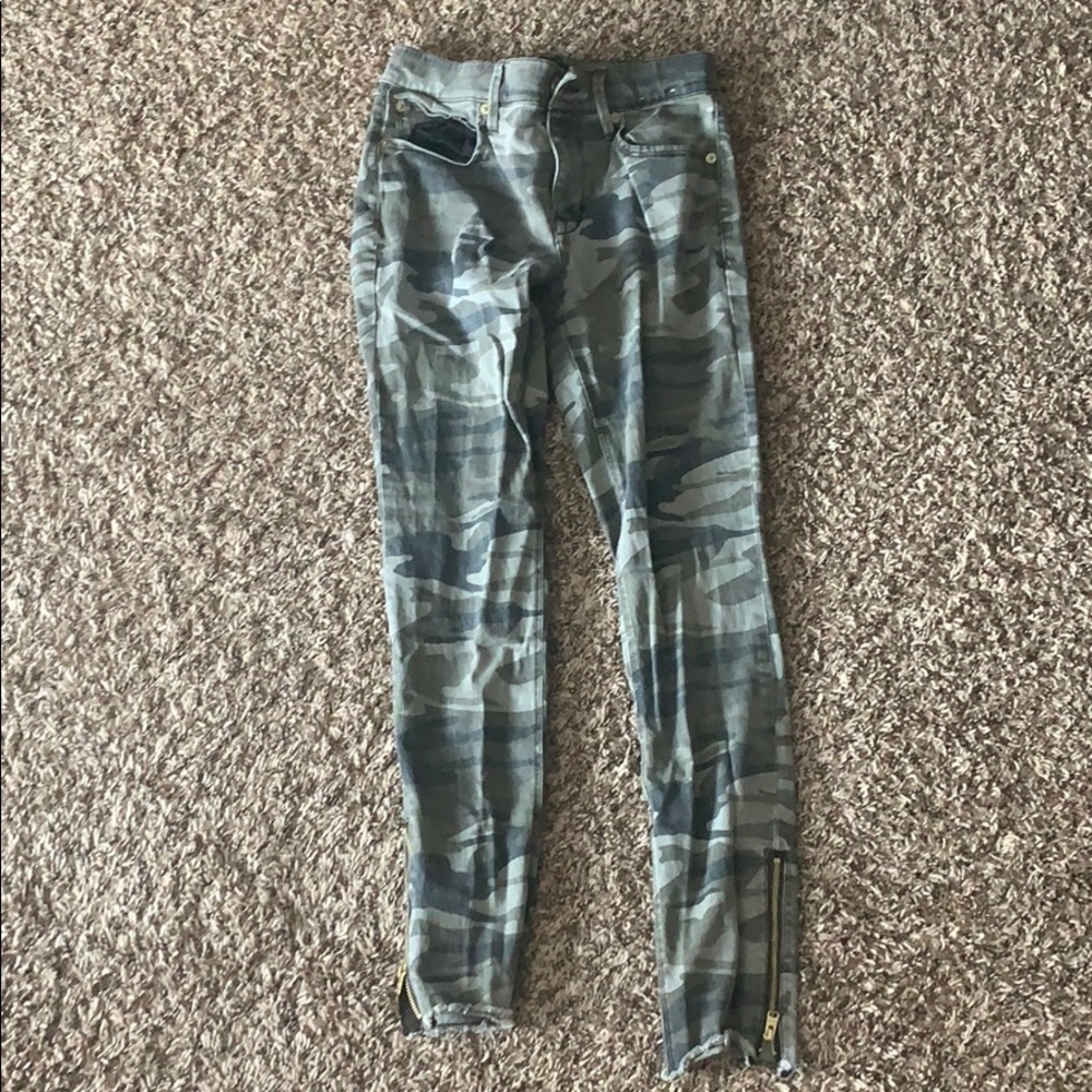 Camo pants from Express, good condition